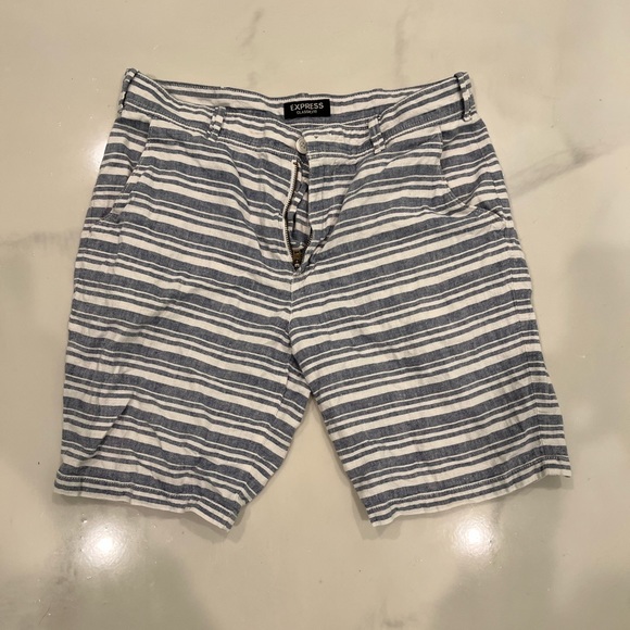 Express Men's Classic Fit Shorts - Picture 1 of 3
